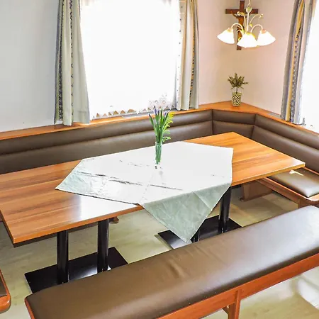 Ferienhaus In Ruhiger Lage *